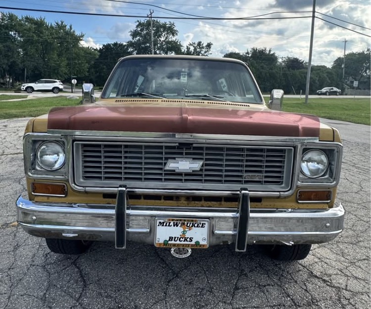 
								1974 Chevrolet Suburban C-20 full									
