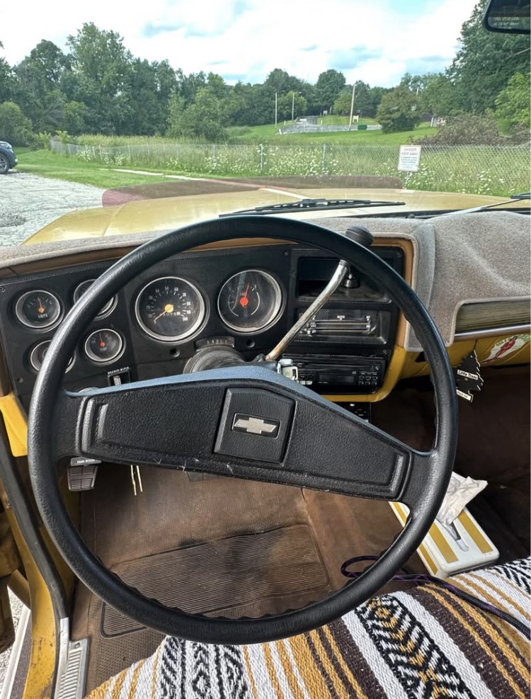 
								1974 Chevrolet Suburban C-20 full									