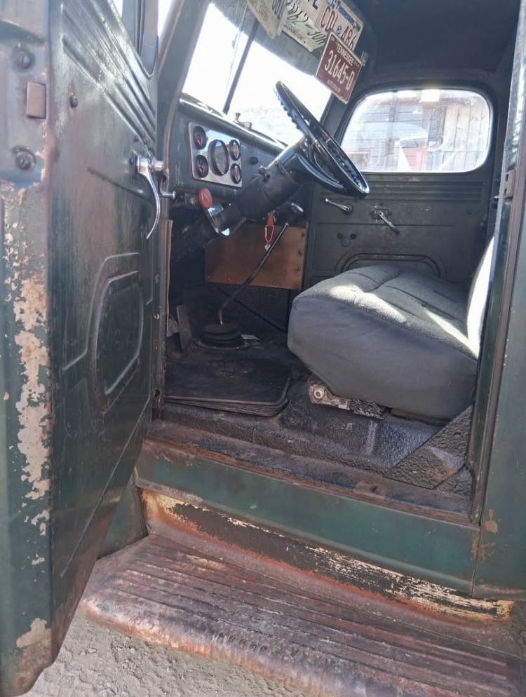 
								1941 International KB5 Rollback full									
