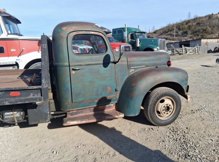 
								1941 International KB5 Rollback full									