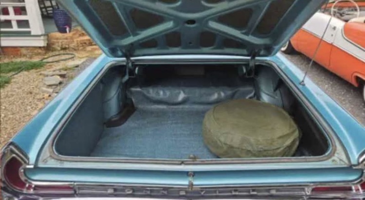 
								1962 Pontiac Bonneville Convertible full									