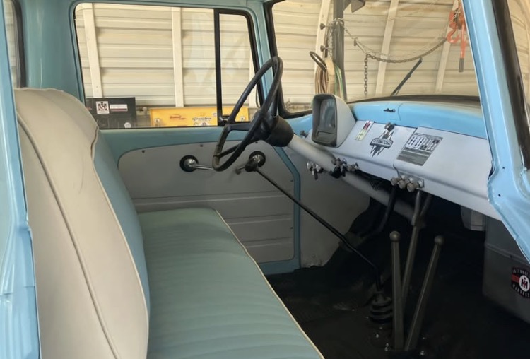 
								1958 A-120 International 4×4 full									