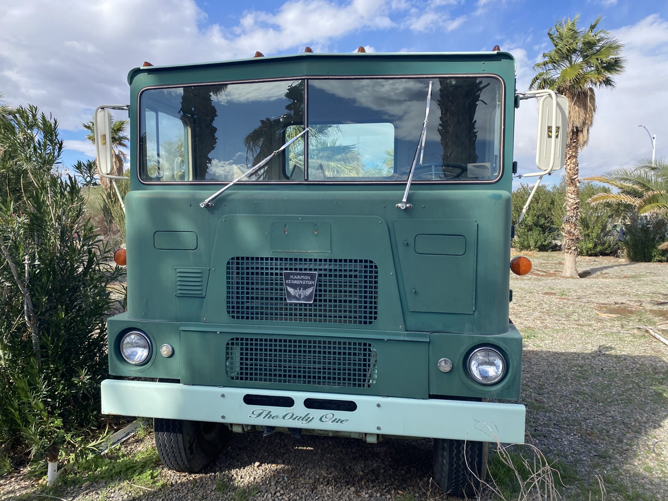 
								1963 Marmon-Herrington HDH Truck Tractor full									