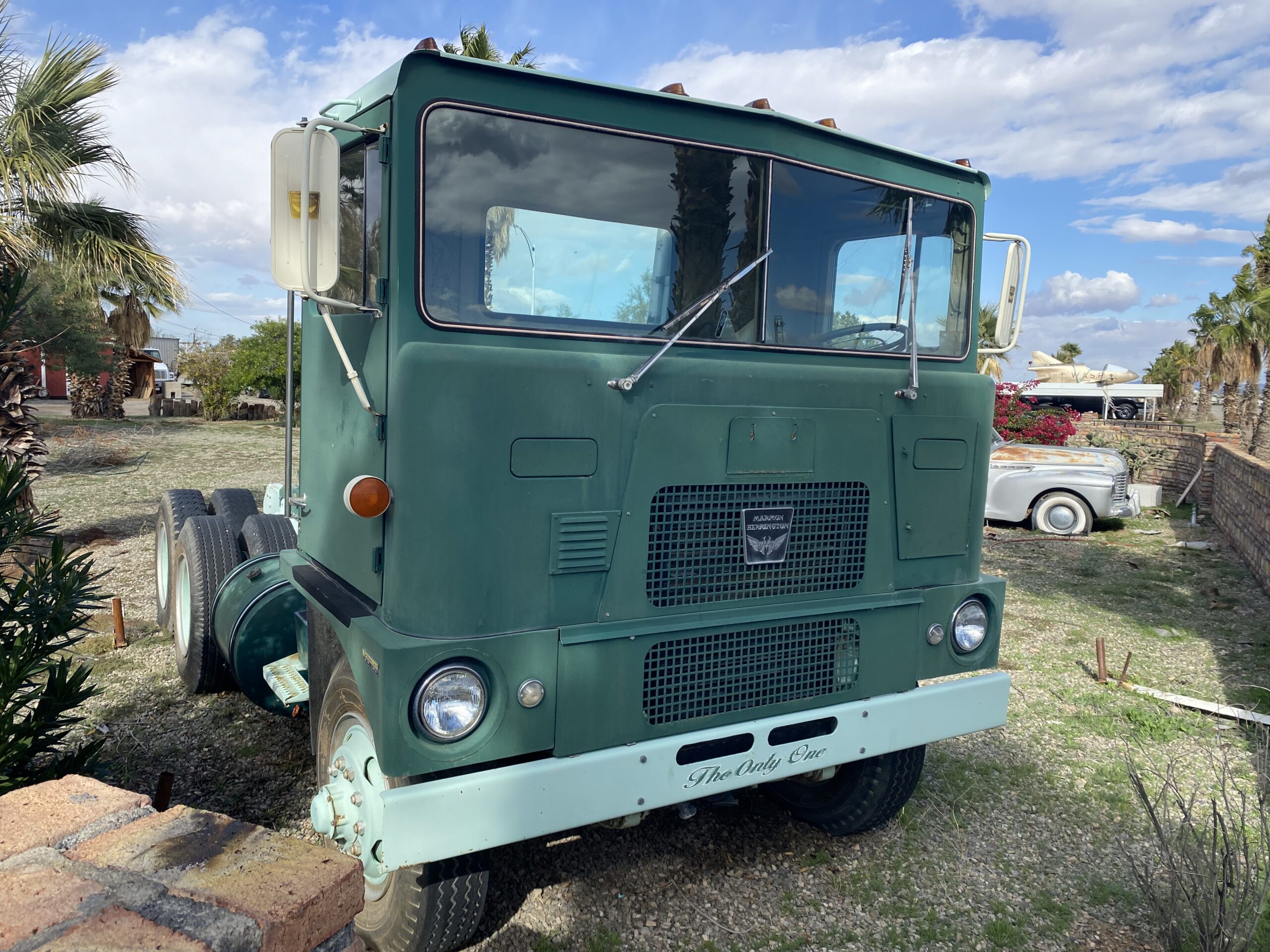 
								1963 Marmon-Herrington HDH Truck Tractor full									