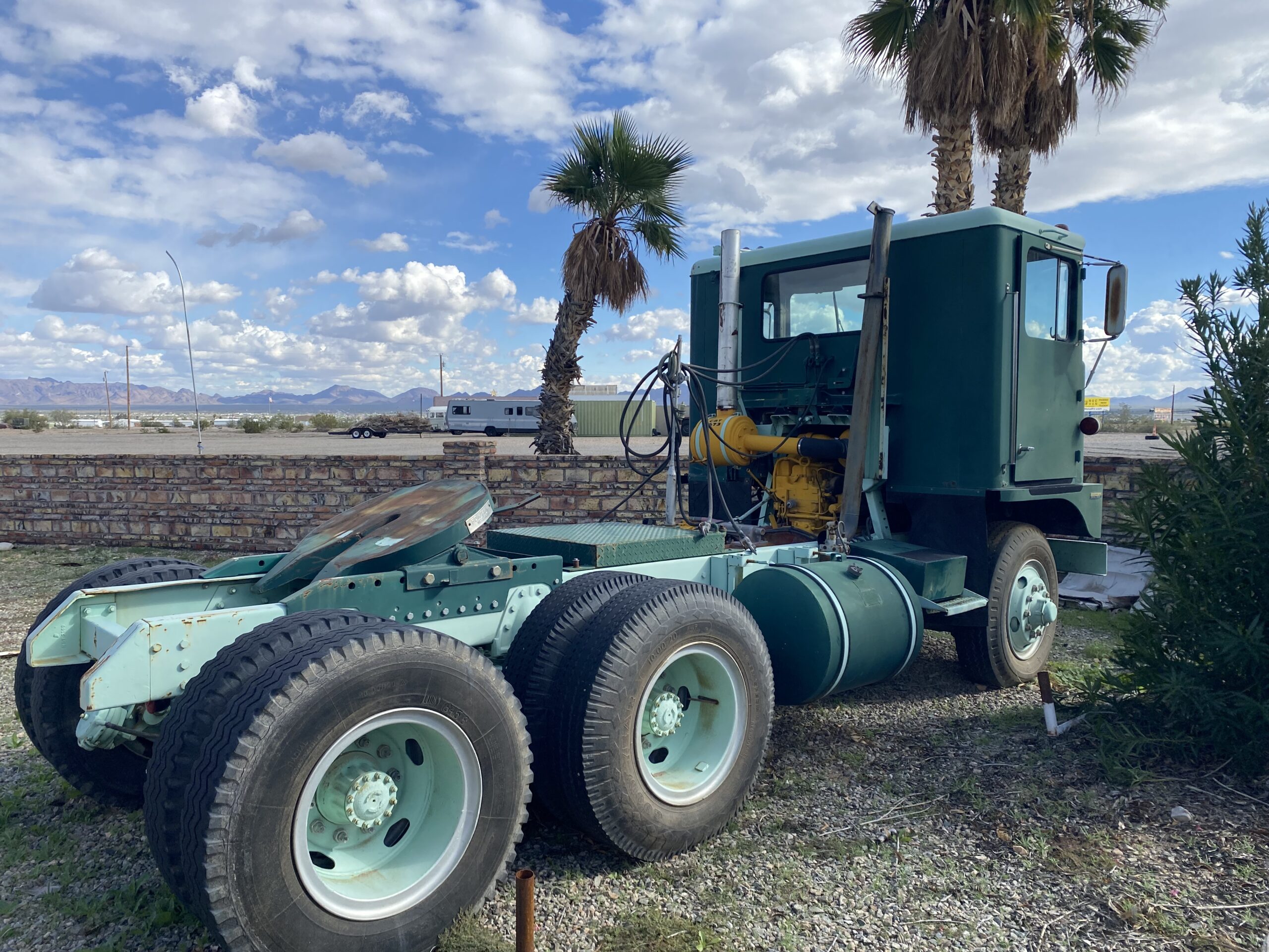 
								1963 Marmon-Herrington HDH Truck Tractor full									