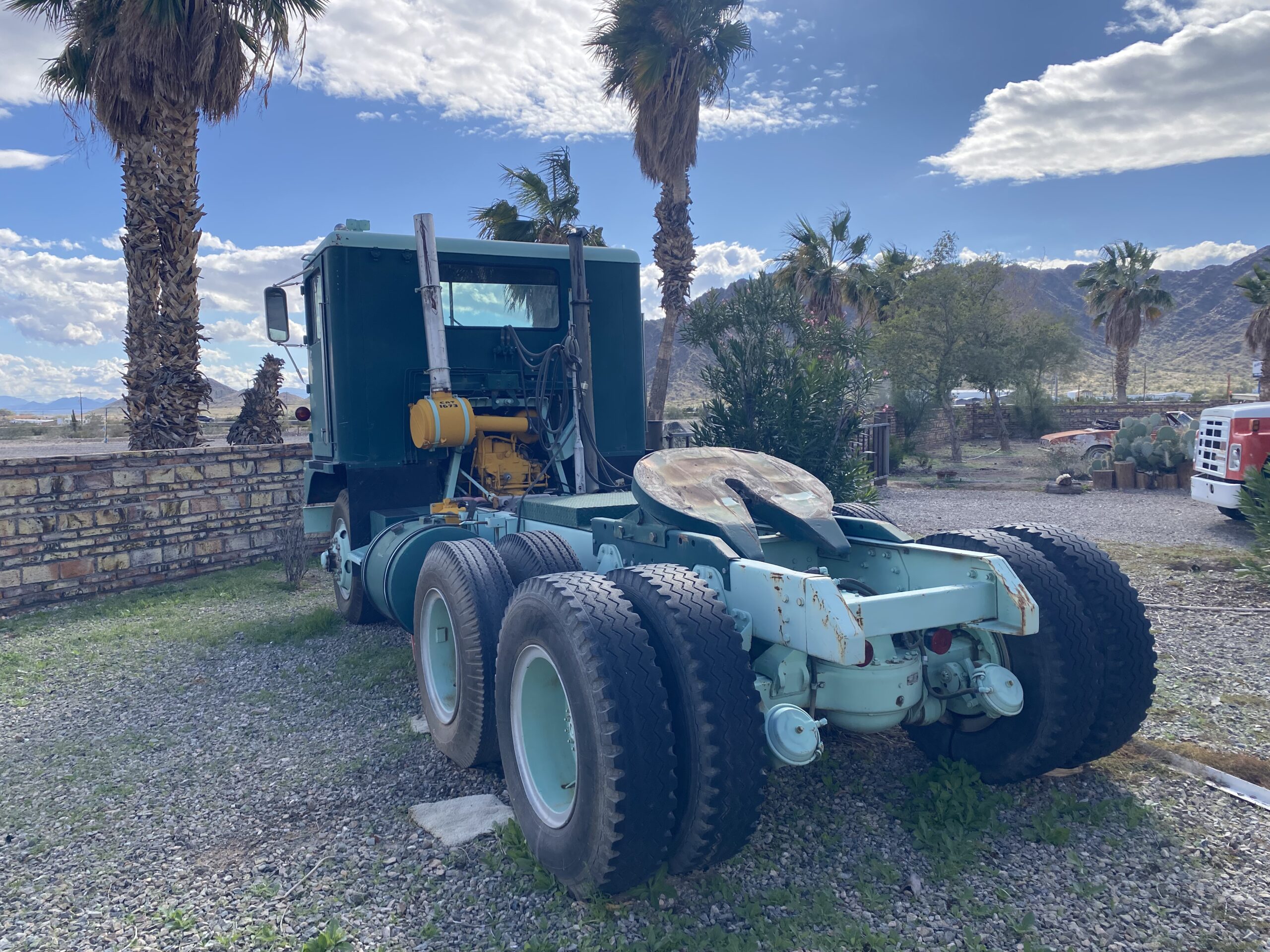 
								1963 Marmon-Herrington HDH Truck Tractor full									