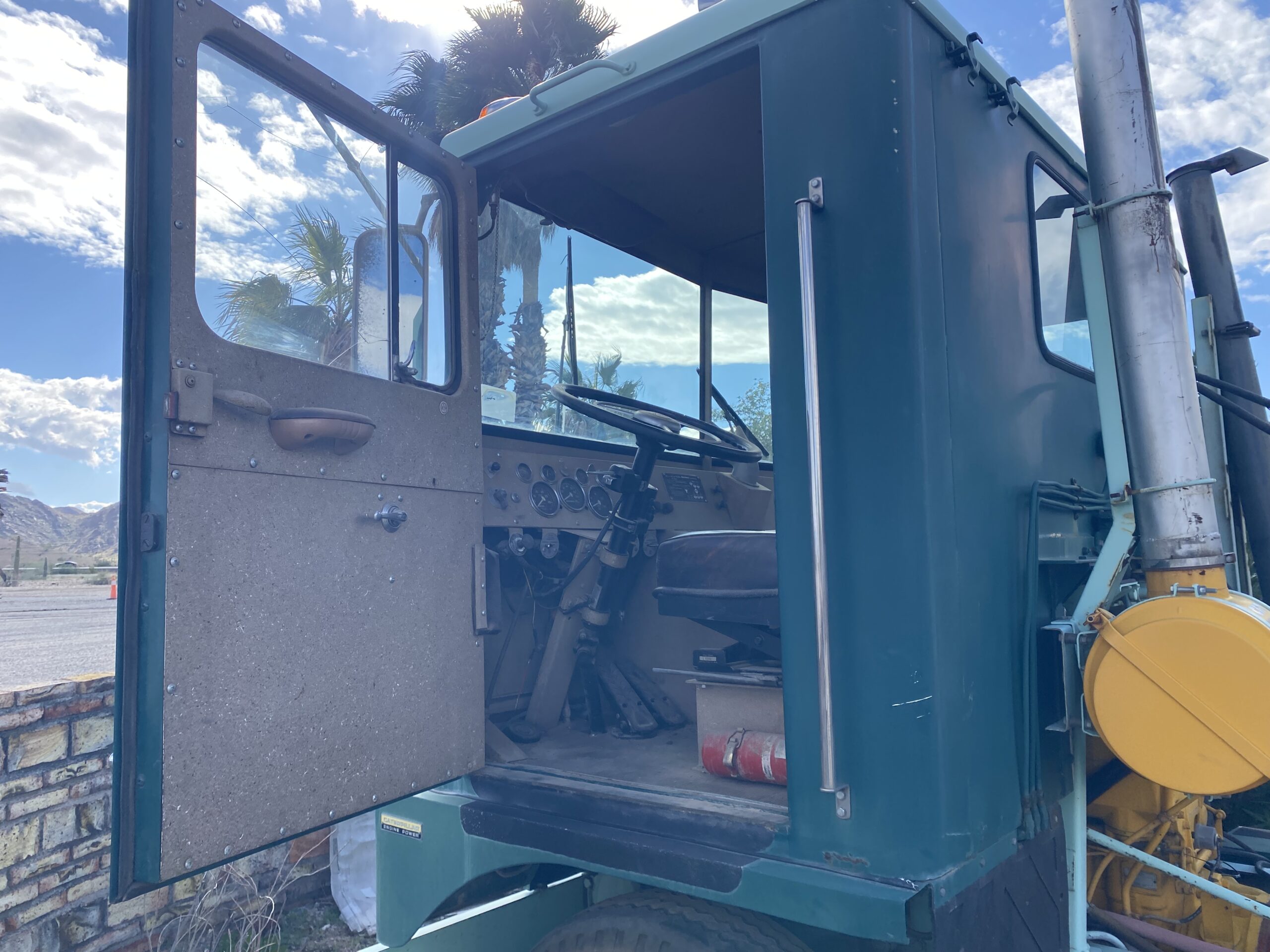 
								1963 Marmon-Herrington HDH Truck Tractor full									