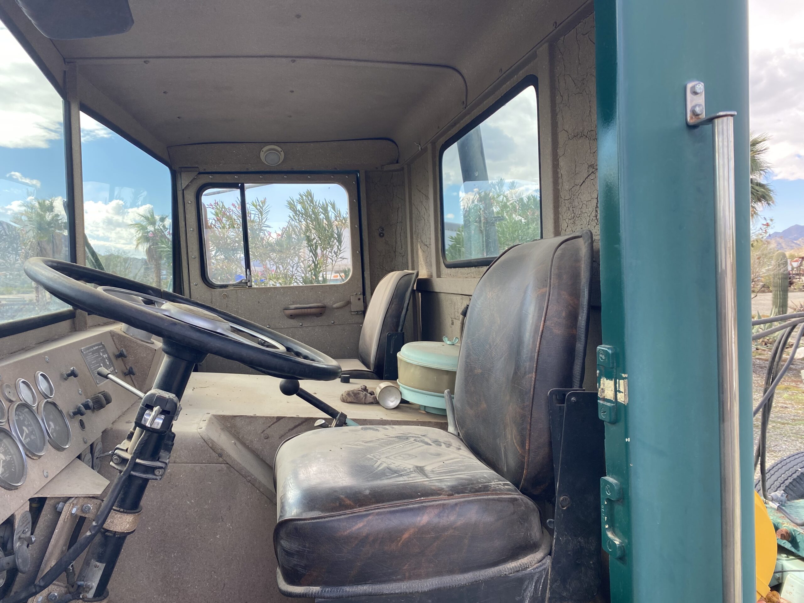 
								1963 Marmon-Herrington HDH Truck Tractor full									