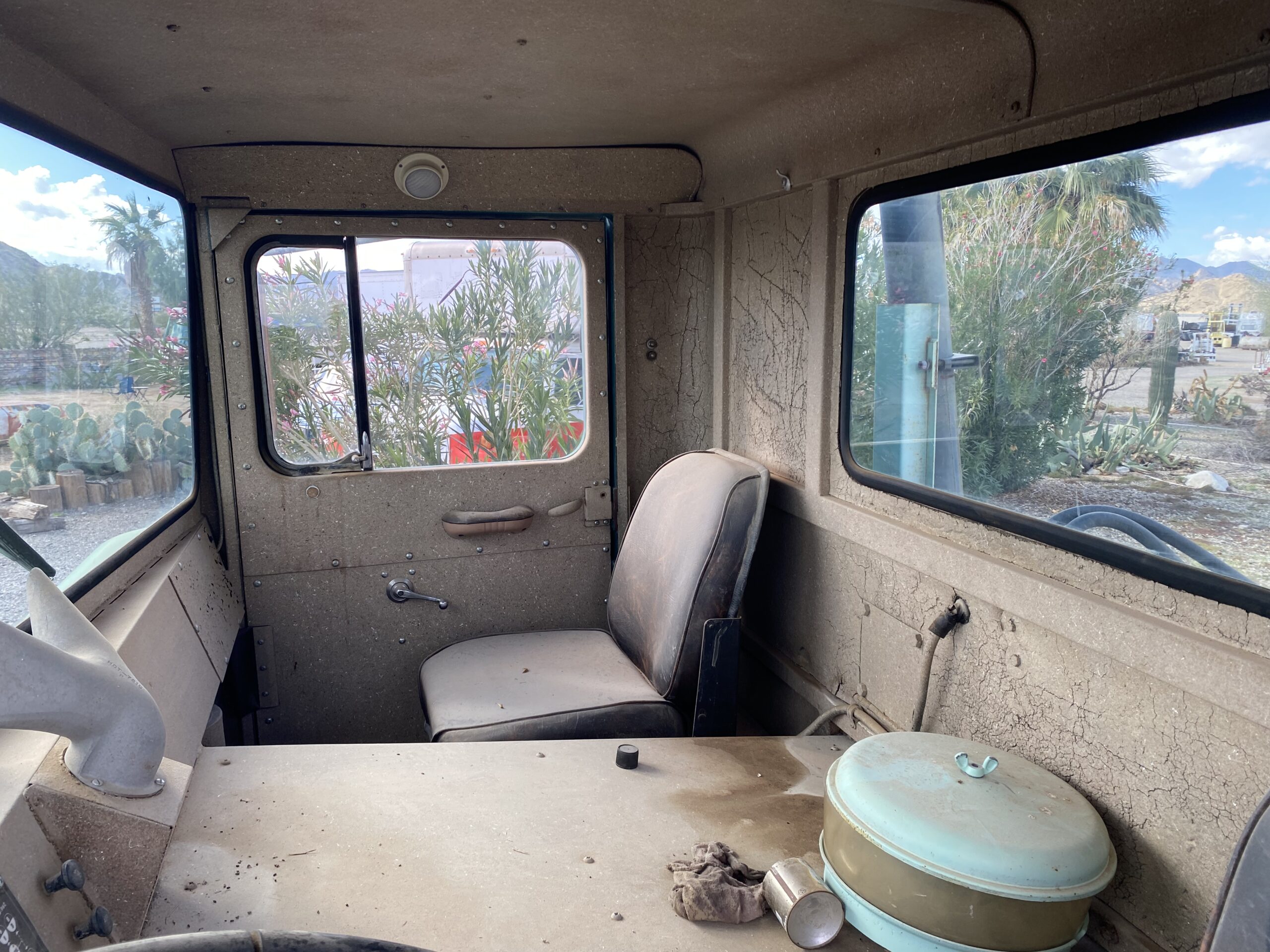 
								1963 Marmon-Herrington HDH Truck Tractor full									