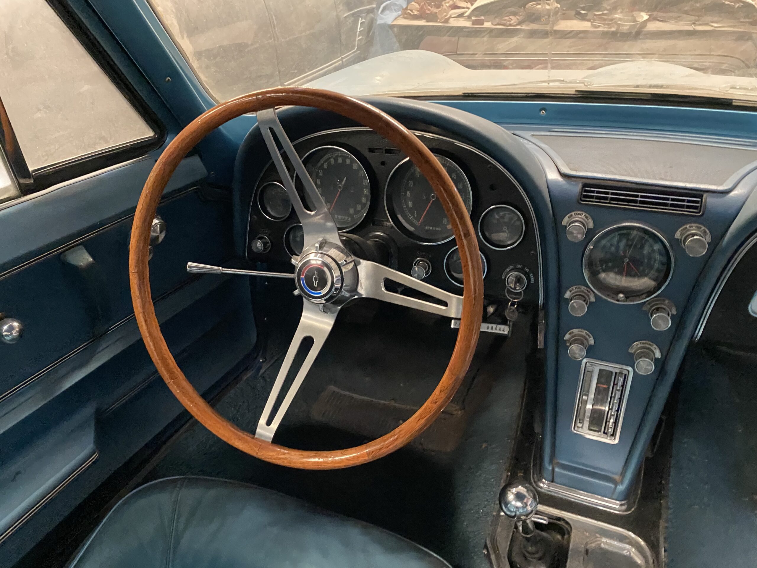 
								1965 Corvette Sting Ray full									