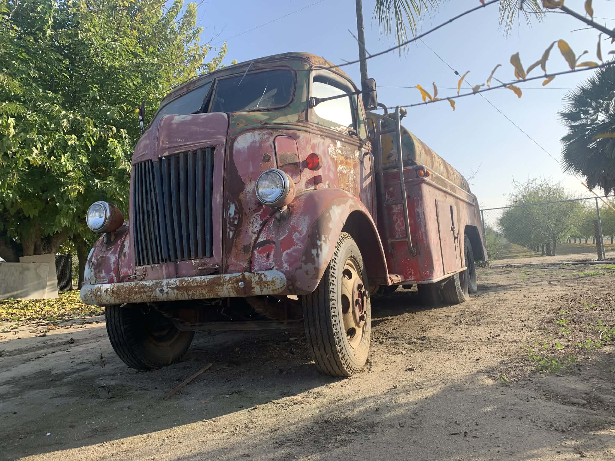 
								1941 Ford COE Tanker full									
