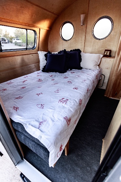 
								1950 Airfloat Land Yacht full									