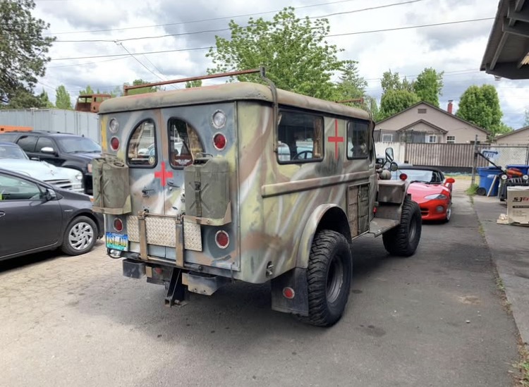 
								1942 Dodge Power Wagon Ambulance full									