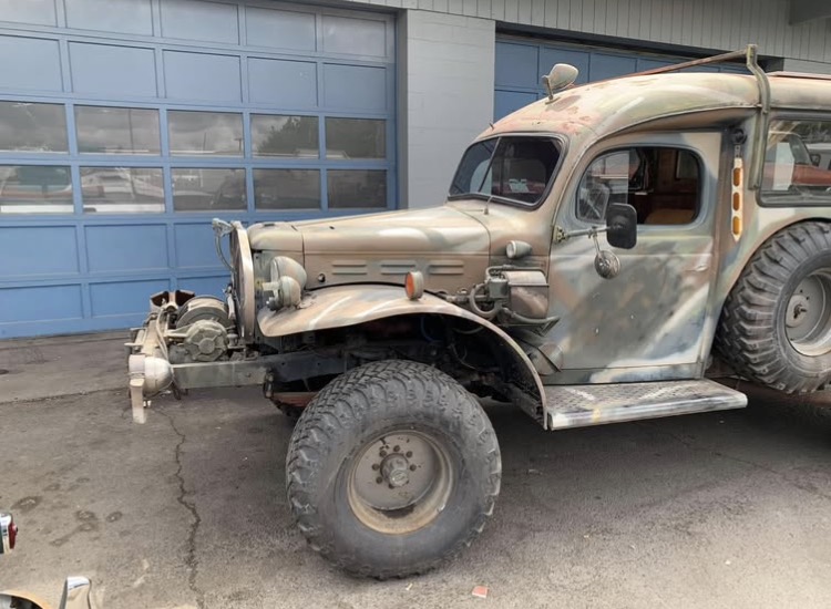 
								1942 Dodge Power Wagon Ambulance full									