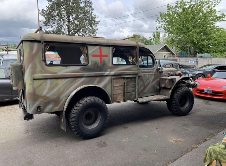 
								1942 Dodge Power Wagon Ambulance full									