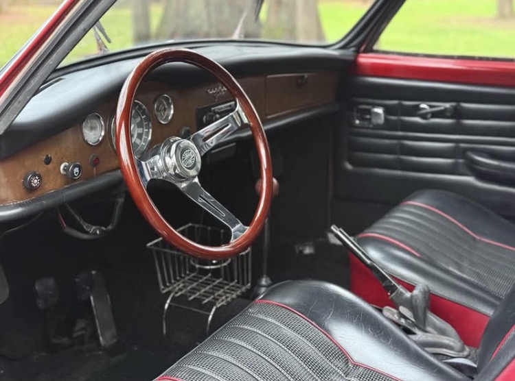 
								1968 Volkswagen Karmann Ghia full									