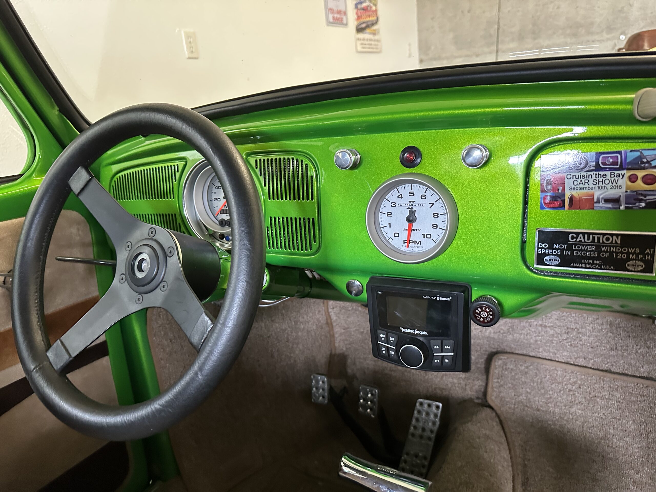 
								1968 Volkswagen Beetle full									