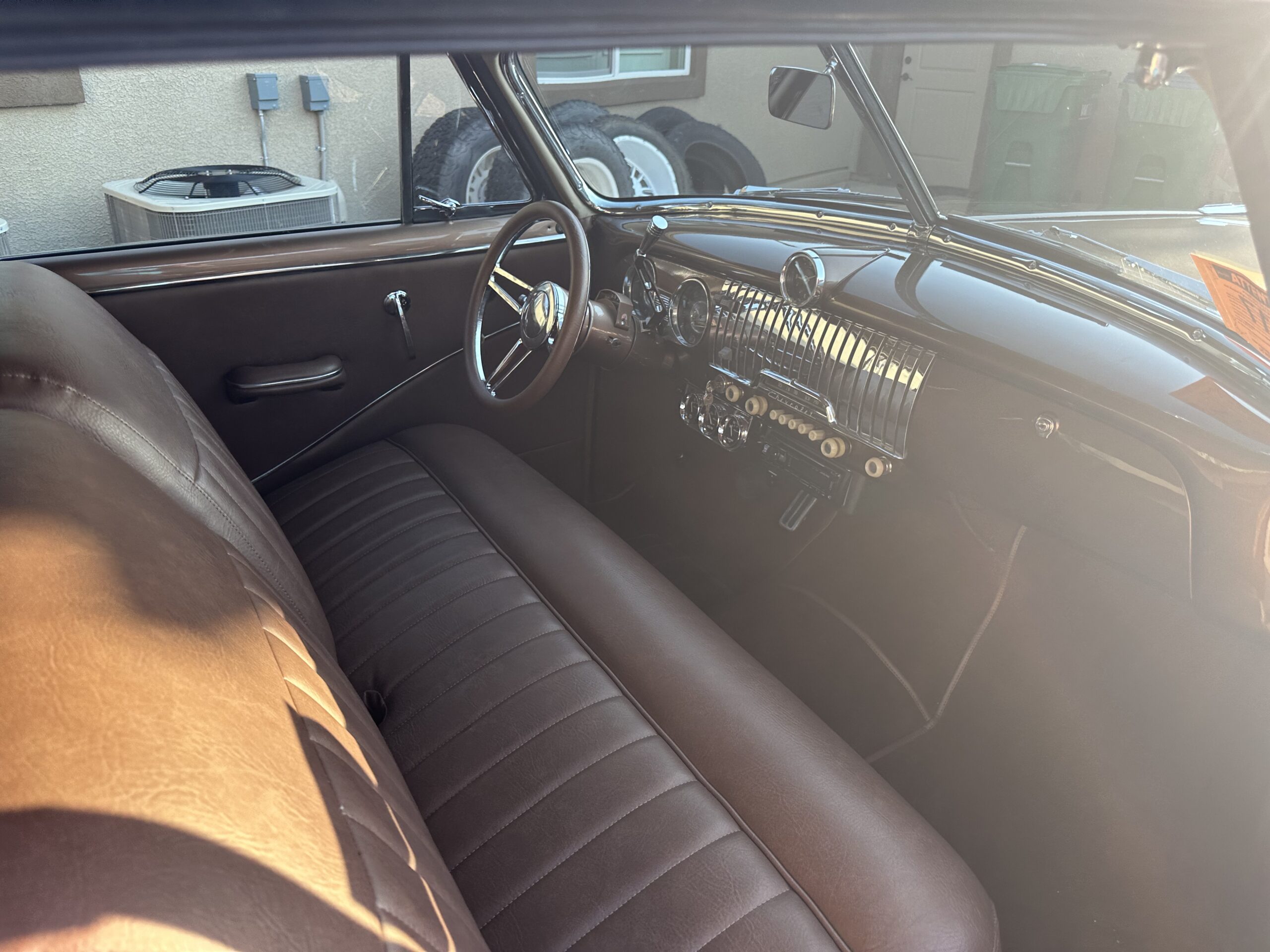 
								1951 Chevrolet Deluxe full									