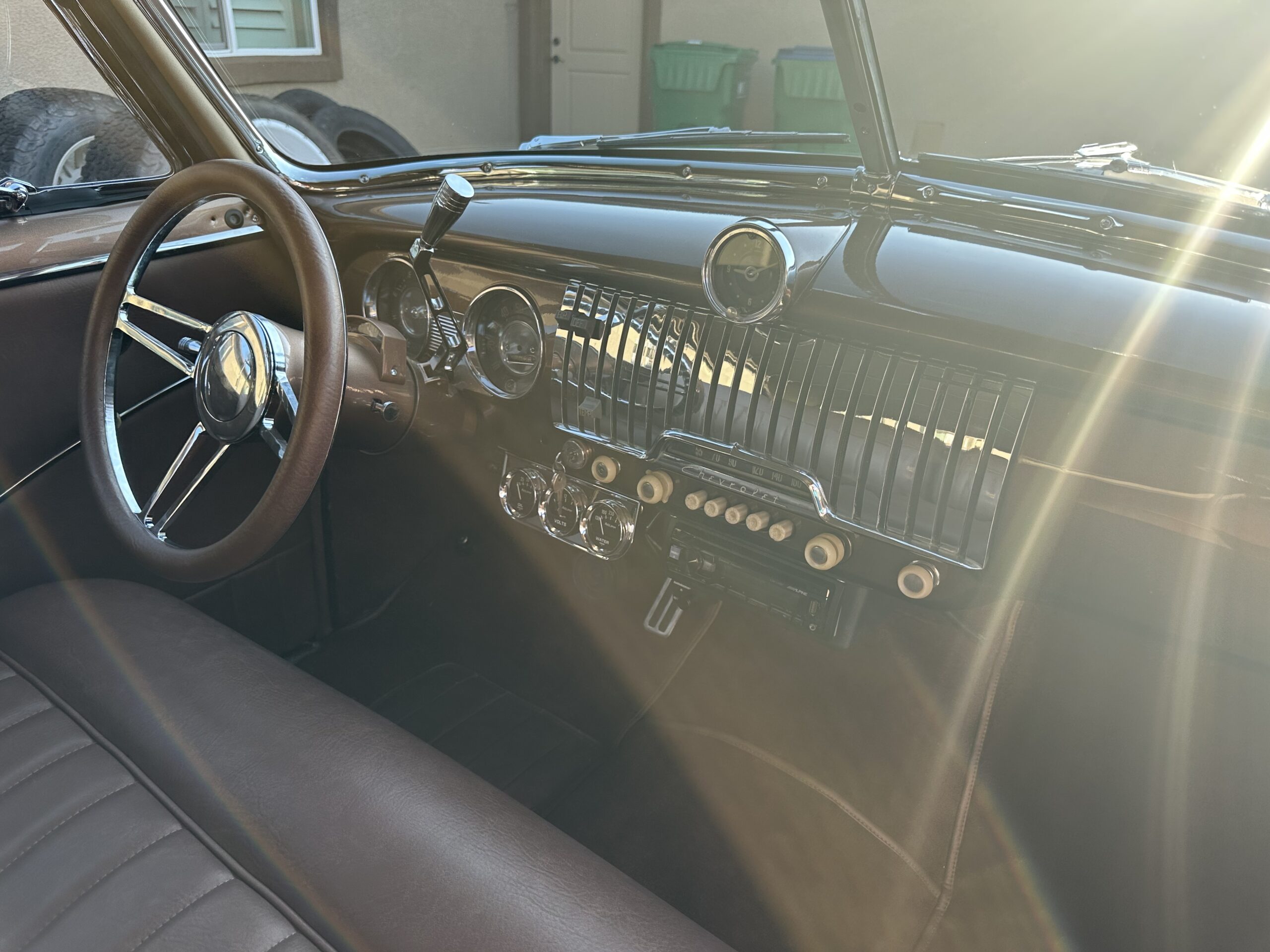 
								1951 Chevrolet Deluxe full									