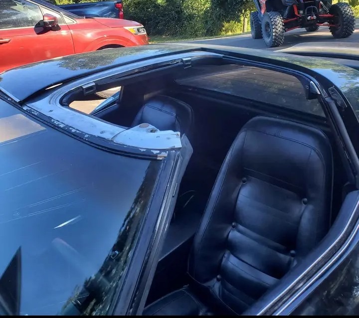 
								1977 Chevrolet Corvette · Coupe 2D full									