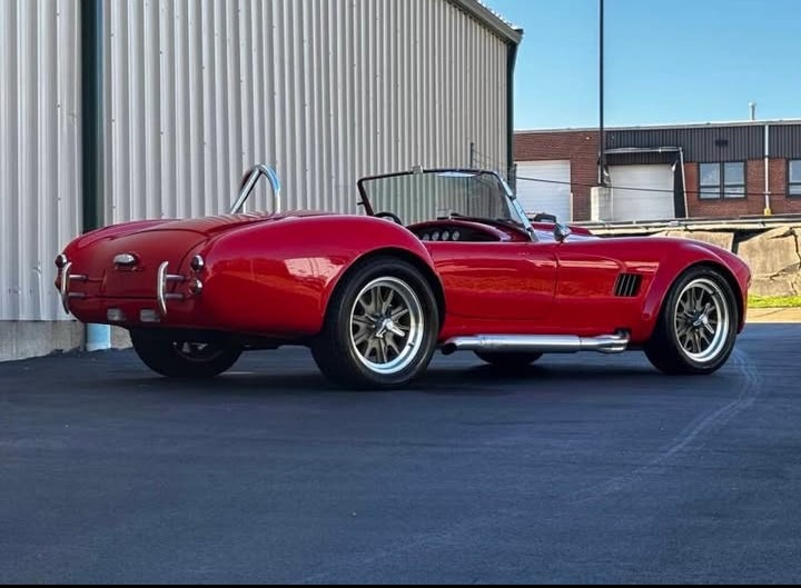
								1965 Shelby Cobra Replica full									