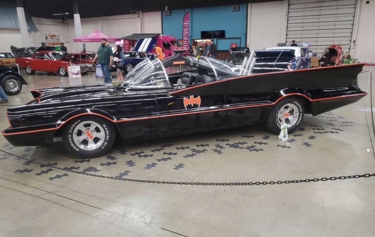 
								1957 Lincoln Premiere Batmobile Replica full									