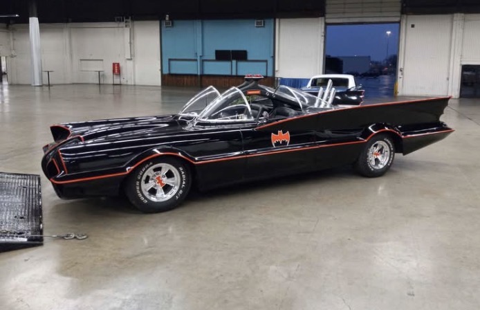 
								1957 Lincoln Premiere Batmobile Replica full									