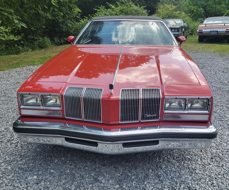
								1976 Oldsmobile Cutlass Supreme full									