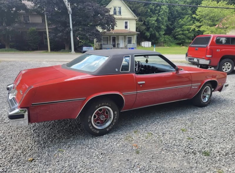 
								1976 Oldsmobile Cutlass Supreme full									
