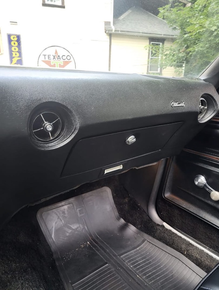 
								1976 Oldsmobile Cutlass Supreme full									