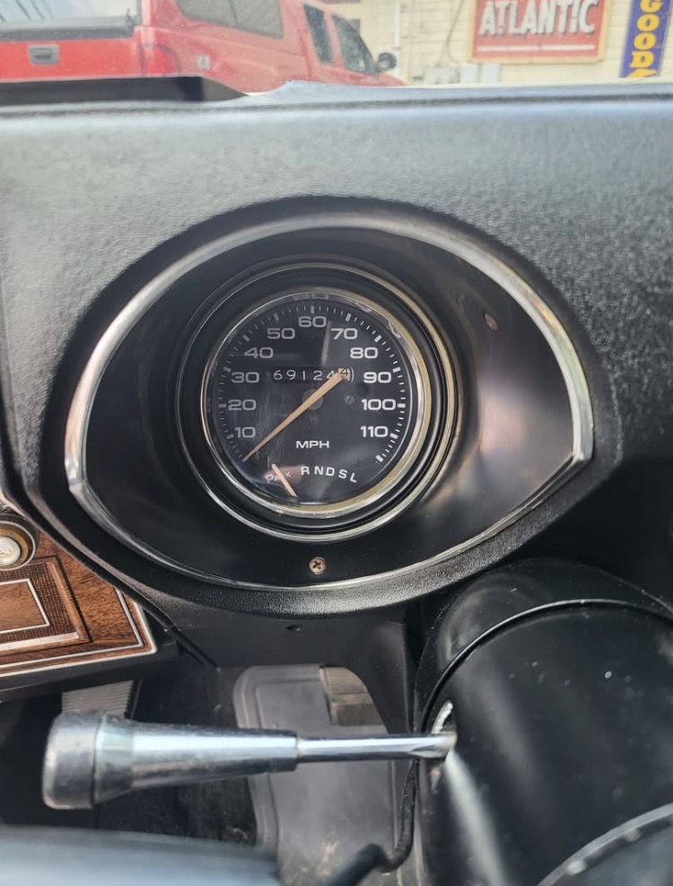 
								1976 Oldsmobile Cutlass Supreme full									