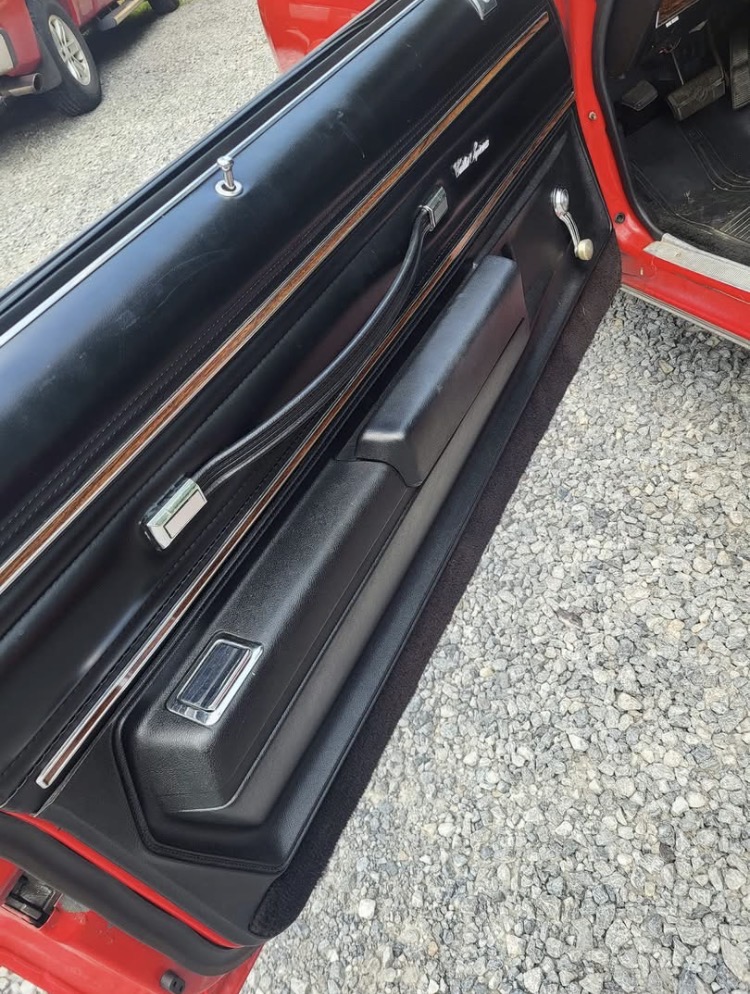 
								1976 Oldsmobile Cutlass Supreme full									