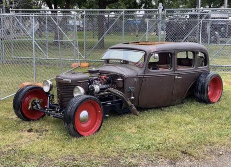 
								1935 Hudson Rat Rod full									