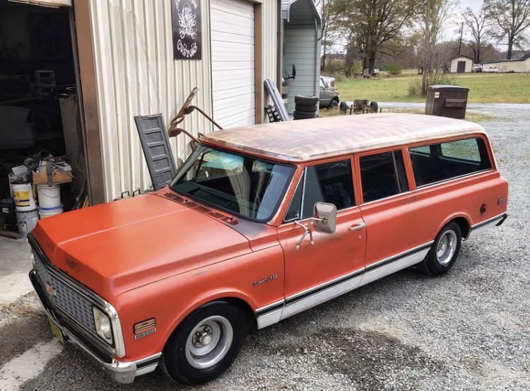 
								1972 Chevrolet Suburban full									