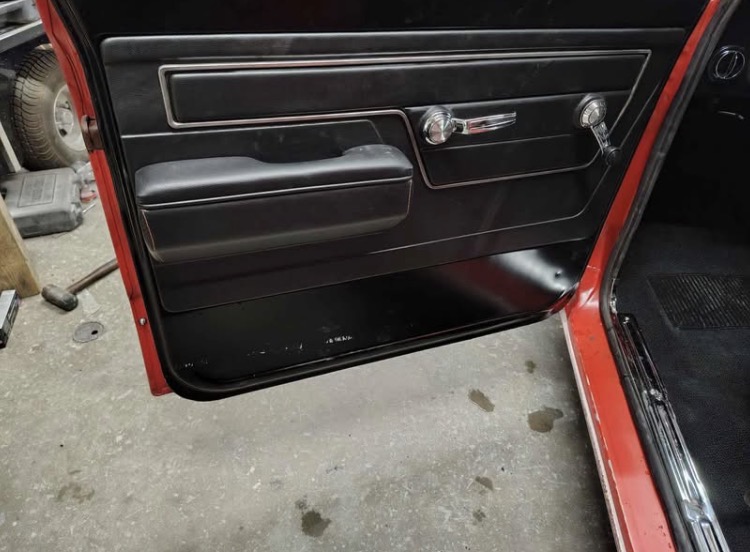 
								1972 Chevrolet Suburban full									