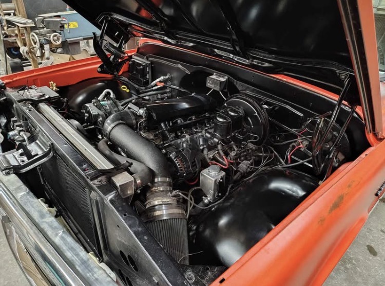 
								1972 Chevrolet Suburban full									