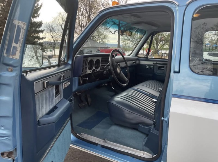 
								1985 Chevrolet 3500 Crew Cab full									