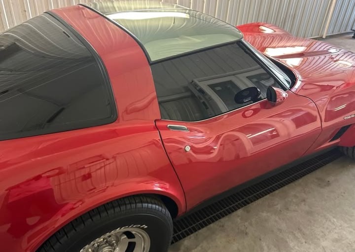 
								1982 Corvette Coupe full									