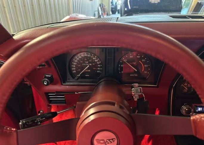 
								1982 Corvette Coupe full									