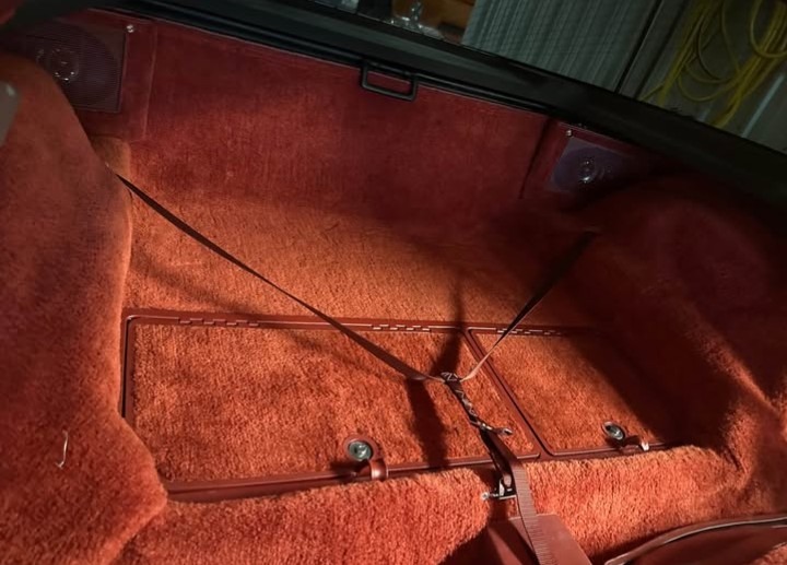 
								1982 Corvette Coupe full									