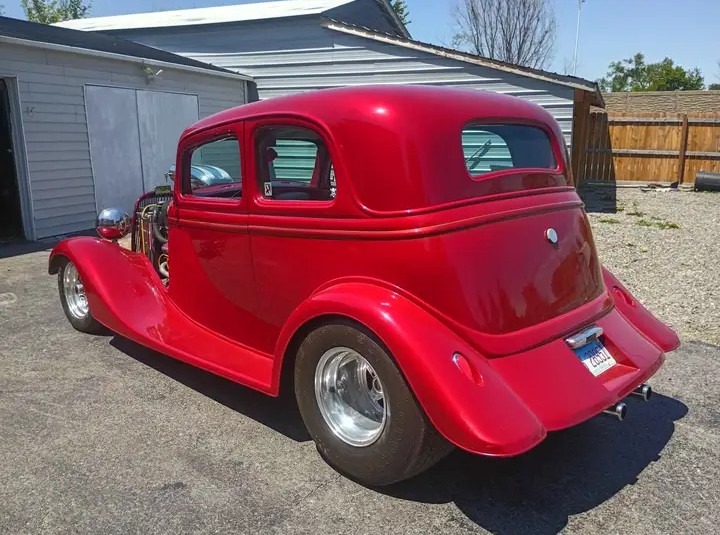 
								1933 Ford Victoria full									