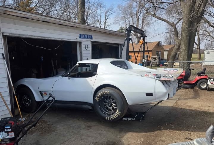 
								1977 Corvette Coupe full									