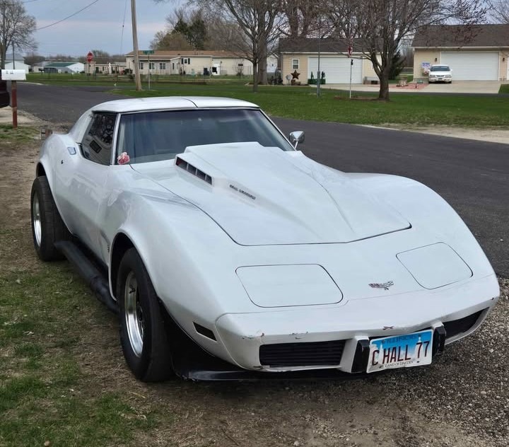 
								1977 Corvette Coupe full									
