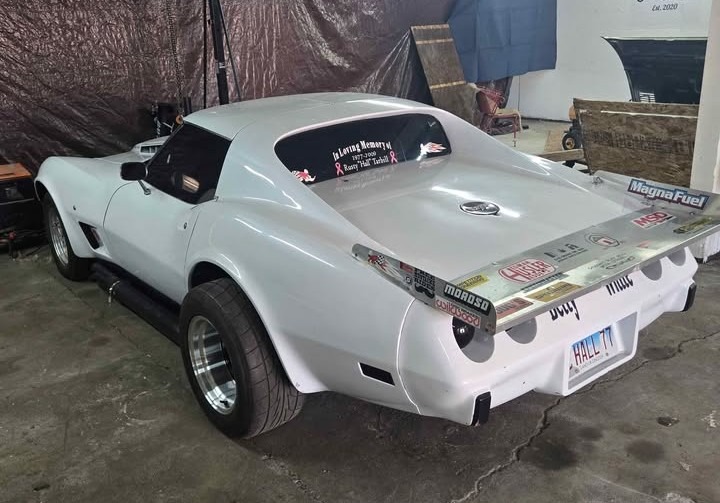 
								1977 Corvette Coupe full									