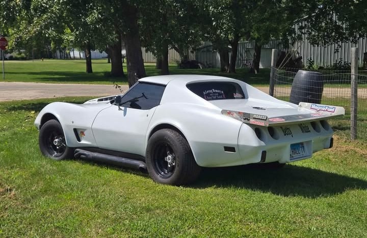 
								1977 Corvette Coupe full									