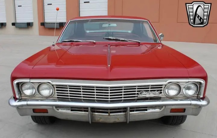 
								1966 Chevrolet Impala full									