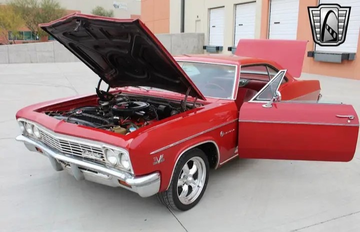 
								1966 Chevrolet Impala full									