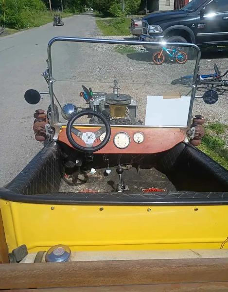 
								1923 Ford T-Bucket full									