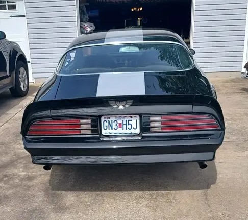 
								1975 Pontiac Trans-Am full									