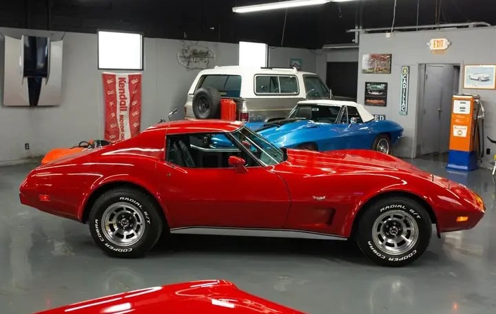 
								1977 Chevrolet Corvette Coupe full									